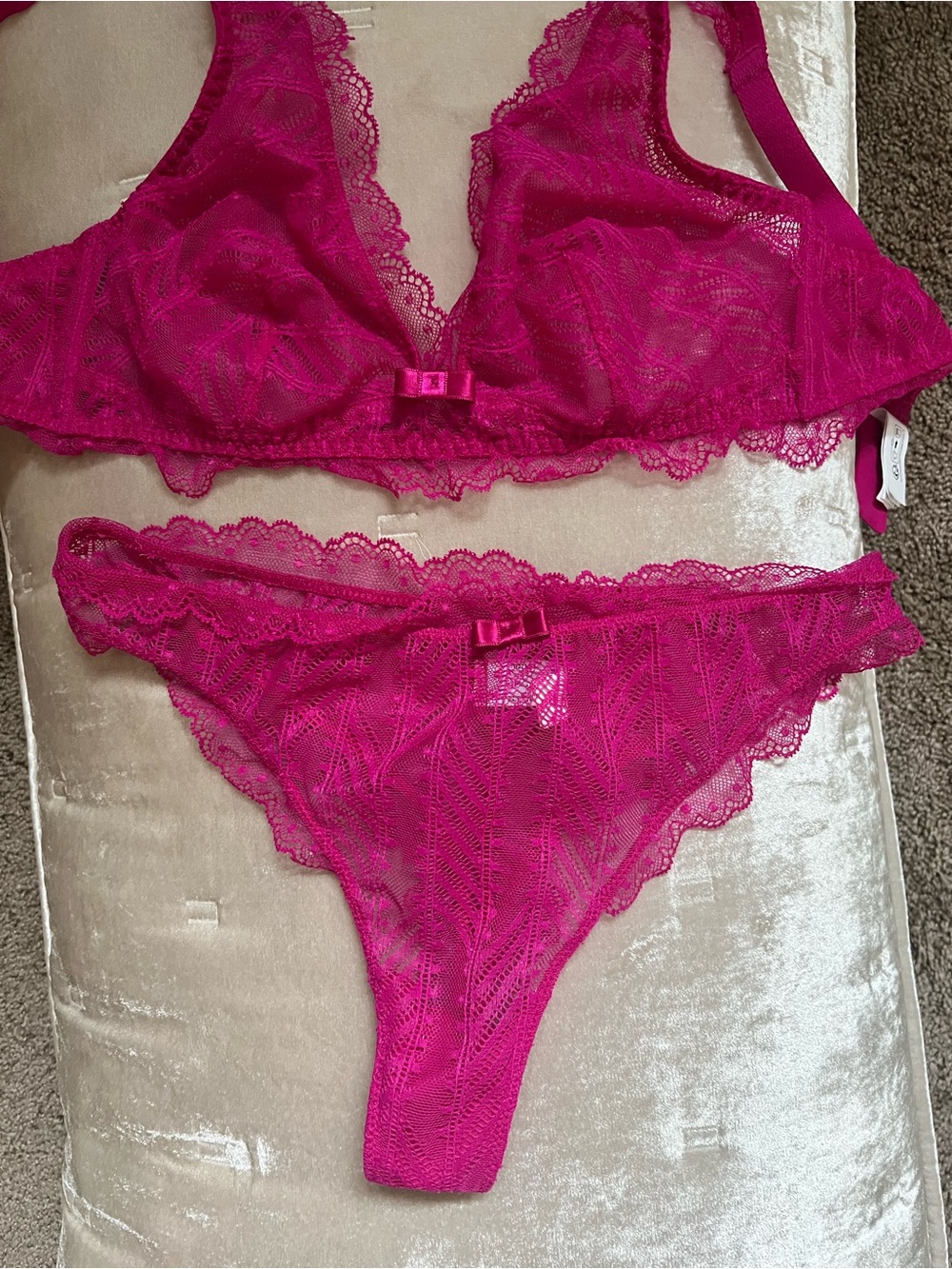 Simone Perele Fuchsia Lace Bralette & Bikini Panty Set NWOT
